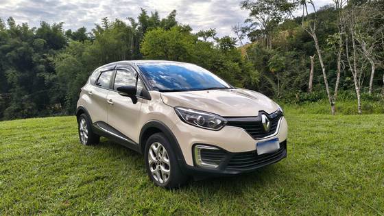 RENAULT CAPTUR 1.6 16V SCE FLEX LIFE X-TRONIC RENAULT CAPTUR 1.6 16V SCE FLEX LIFE X-TRONIC